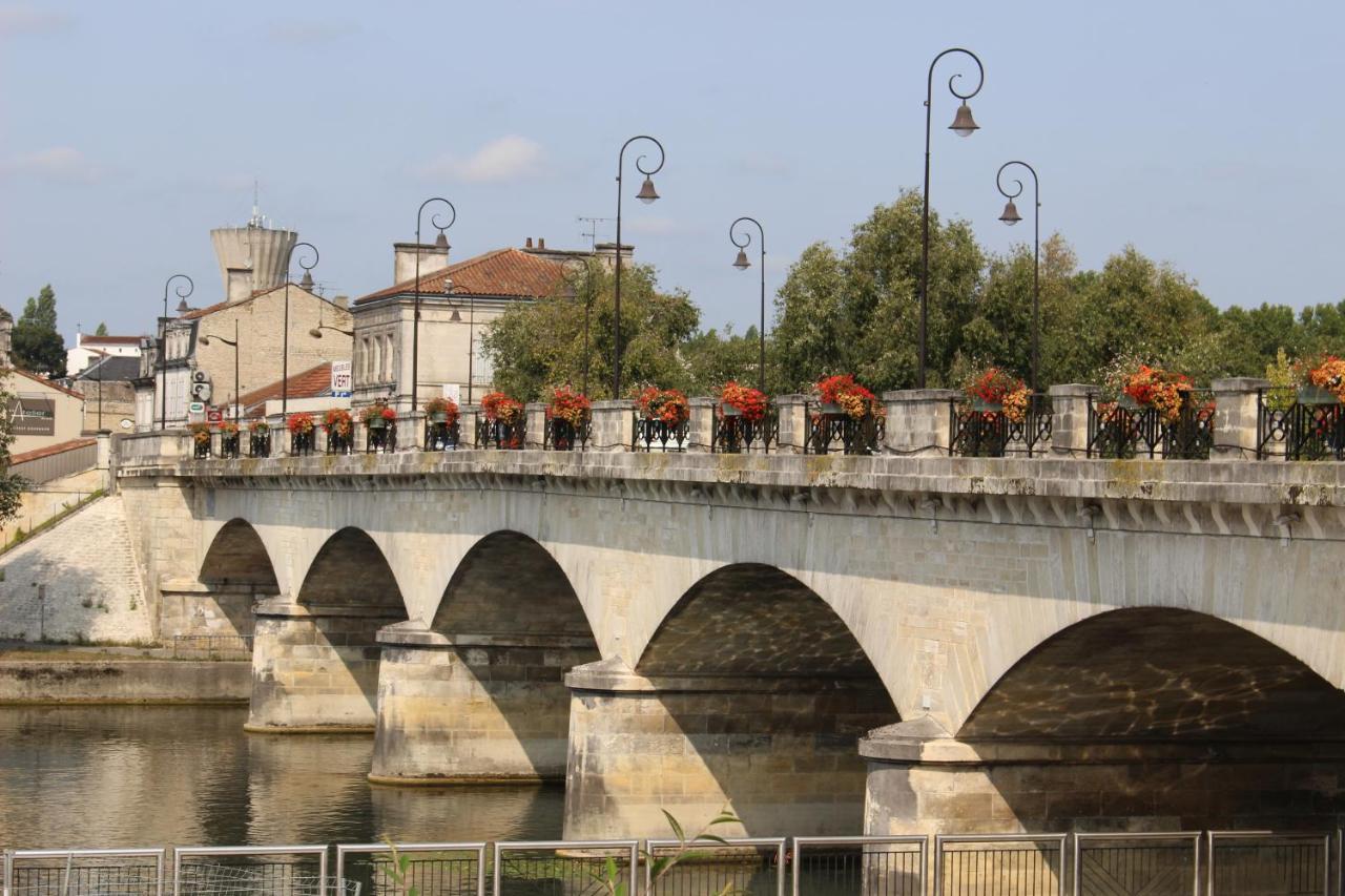 Ibis Budget Cognac Châteaubernard Εξωτερικό φωτογραφία